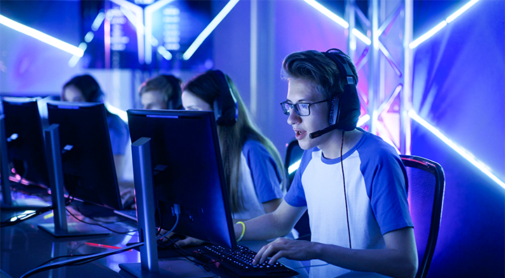 人力资源公司k8凯发(中国)国际专注文娱及消费品领域的顾问指出如今二次元经济已不是小众经济